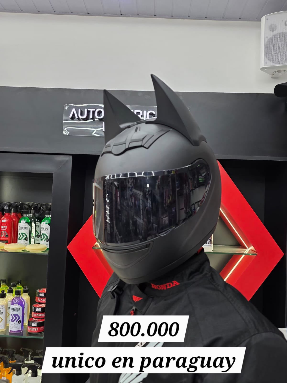 casco tipo Batman
